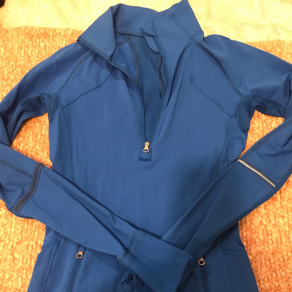 LuluLemon fitted sweatshirt
